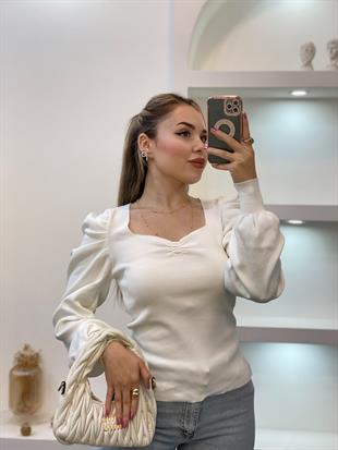 Beyaz Yaka Büzgülü Model Triko Bluz