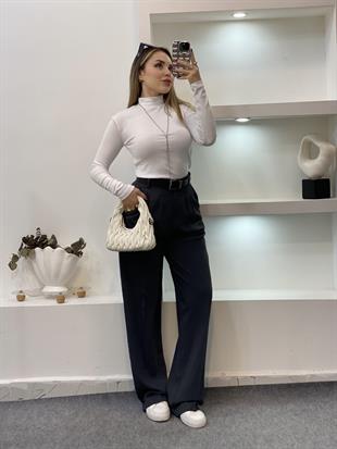 Beyaz Yarım Boğazlı Modal Kumaş Basic Bluz