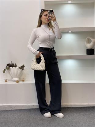 Beyaz Yarım Boğazlı Modal Kumaş Basic Bluz