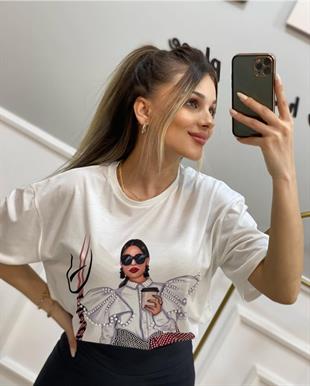 Beyaz Yüz Figürlü Tshirt 