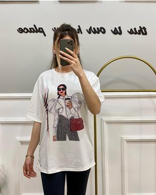 Beyaz Yüz Figürlü Tshirt 