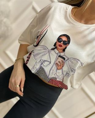 Beyaz Yüz Figürlü Tshirt 
