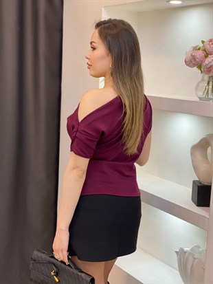 Bordo Asimetrik Yaka Büzgü Detaylı Modal Bluz