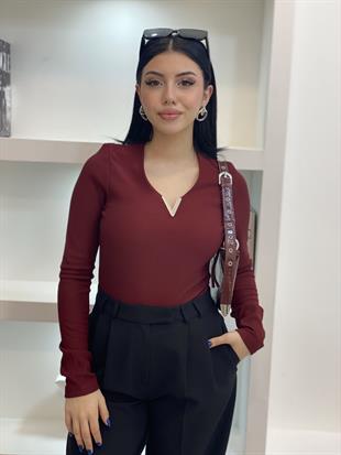 Bordo V aksesuar Detaylı Bluz