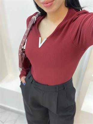 Bordo V aksesuar Detaylı Bluz
