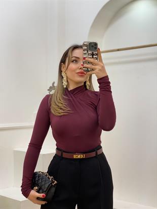 Bordo Yaka Burgu Detaylı Bluz