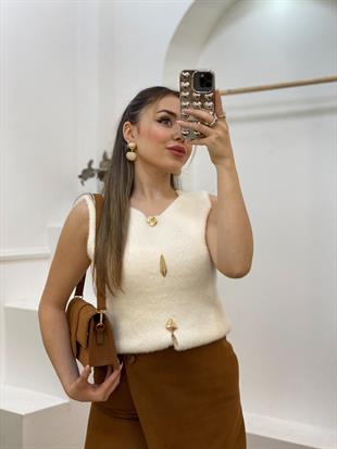Ekru Renk Gold Düğmeli Yumoş Triko 