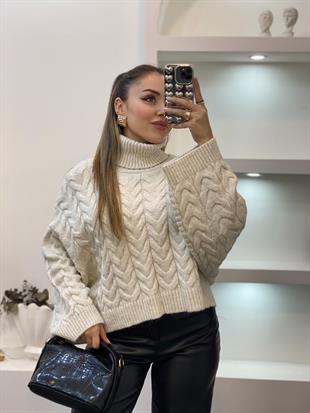 Ekru Saç Örgü Boğazlı Kazak