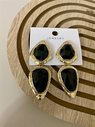 Gold Çerçeve Siyah Taşlı Küpe 