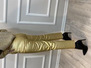 Gold Renk Boyfit Parlak Pantolon 