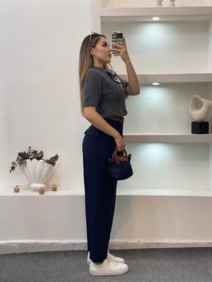 Gri Renk Fularlı Hırka 