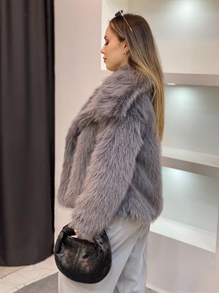 Gri Renk Geniş Yakalı Kürk