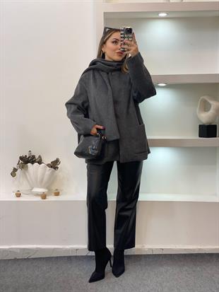 Gri Renk Şal Detaylı Kaşe Ceket