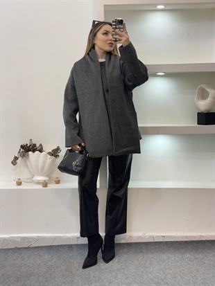 Gri Renk Şal Detaylı Kaşe Ceket