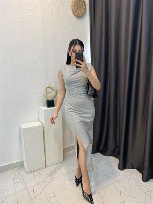 Gri Renk Yırtmaç Detay Sırt Fermuarlı Elbise