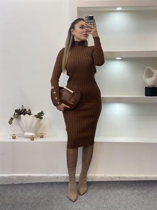Kahve Boğazlı Bilek Gold Düğmeli Triko Elbise