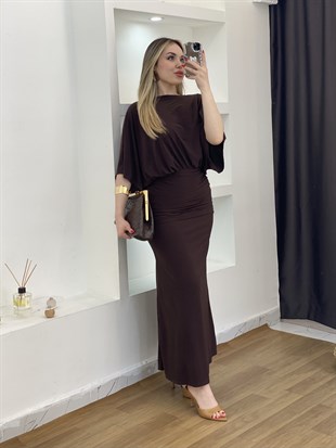 Kahve Fit Gösteren Drapeli Elbise