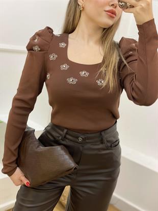 Kahve Kare Yaka Taş Detaylı Triko Bluz