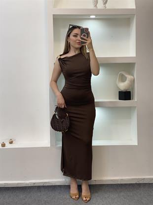 Kahve Omuz Gold Tokalı Elbise