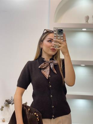 Kahve Renk Fularlı Hırka 