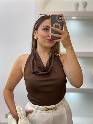 Kahve Sırt Dekolteli Omuz Tokalı Degaje Yaka Bluz