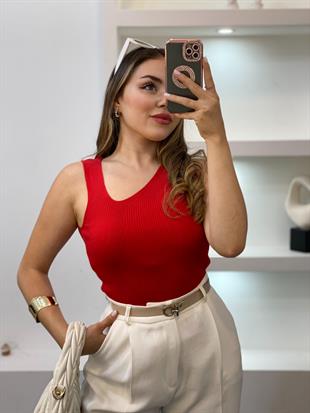 Kırmızı Asimetrik Yaka Triko Bluz