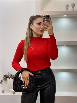 Kırmızı Desenli Yarım Boğazlı Triko Bluz