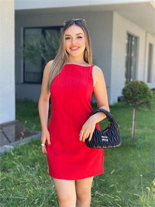 Kırmızı Keten Elbise 