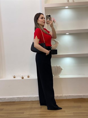 Kırmızı Kolları V Gold Aksesuarlı Triko Bluz