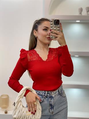 Kırmızı Kolları Volanlı Dantel Detaylı Triko Bluz