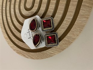 Kırmızı Marka Model Taşlı Küpe 