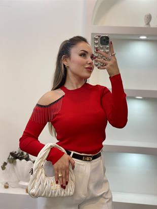 Kırmızı Omuzları Zincir Detay Pencereli Model Triko Bluz