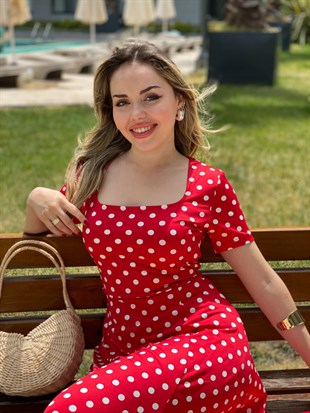 Kırmızı Puantiye Desenli Kısa Kol Likralı Elbise