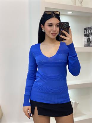 Mavi V Yaka Desenli Triko Bluz