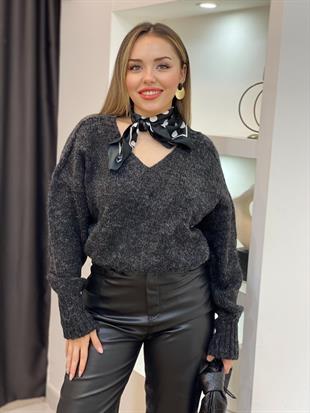 Nisan Marka Premium Siyah Gümüş İplik Detaylı Kazak