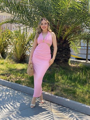 Pembe Beli Dekolteli Gold Broşlu Likralı  Elbise