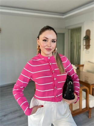 Pembe Beyaz Çizgili Gold Düğmeli Triko Hırka
