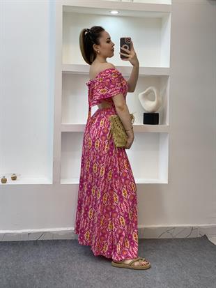 Pembe Desenli Sırt Dekolteli Elbise