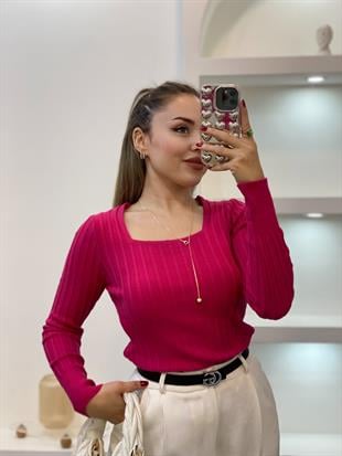 Pembe Kare Yaka Yumoş Dokulu Triko Bluz