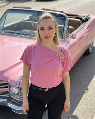 Pembe Omuz Gold Çıkarılabilir Broşlu Modal Bluz