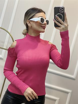 Pembe Omuzları Açık Dantel Detay Triko