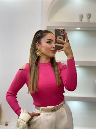 Pembe Omuzları Pencereli Zincir Dikimli Triko