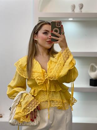 Sarı Güpürlü Detay Volanlı Bluz