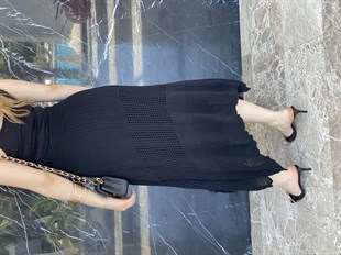 Siyah Asimetrik Kesim Beli Lastikli Triko Etek