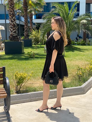 Siyah Dantel Detaylı Açıklama Omuz Modal Kumaş Elbise 