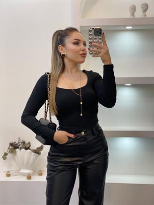 Siyah Geniş Yaka Scuba Bluz