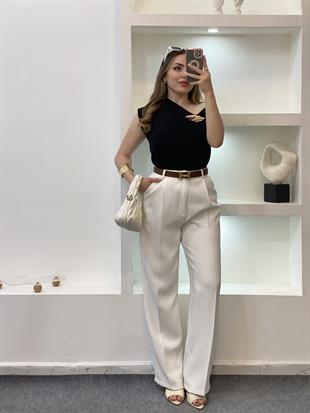 Siyah Gold Toka Detaylı Triko Bluz