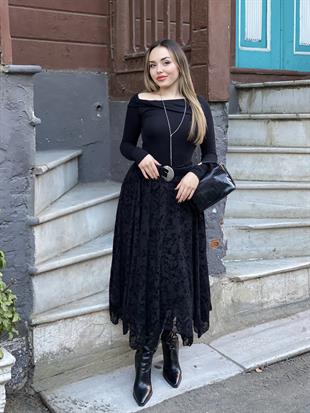 Siyah Kabartma Desenli Etek