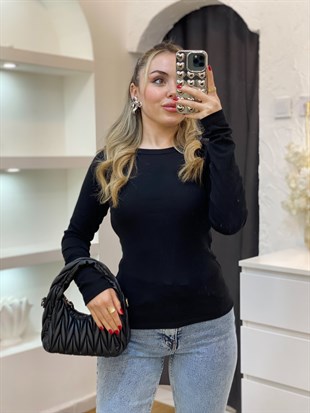 Siyah Kayık Yaka Basic Bluz