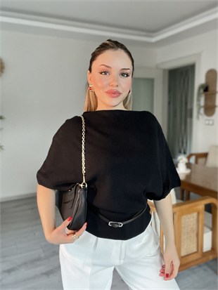 Siyah Kemerli Kayık Yaka Triko 